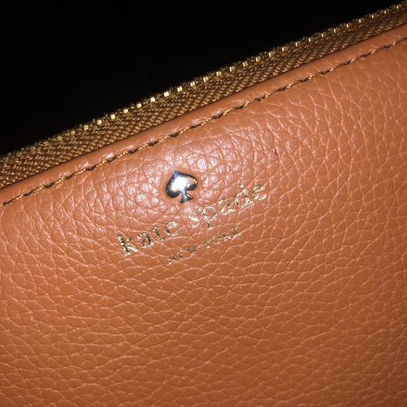 Tan Kate Spade Wallet - Picture 2 of 4